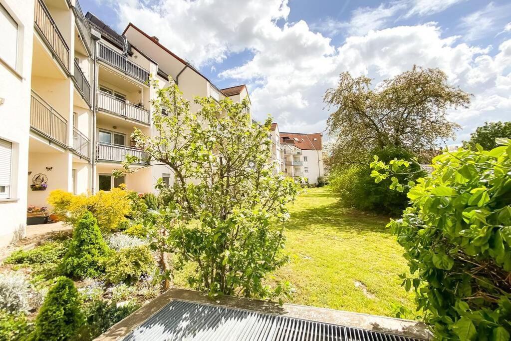 Apartment Am Auensee Mit Grosser Terrasse & Privat-Parkplatz Leipzig Exterior photo